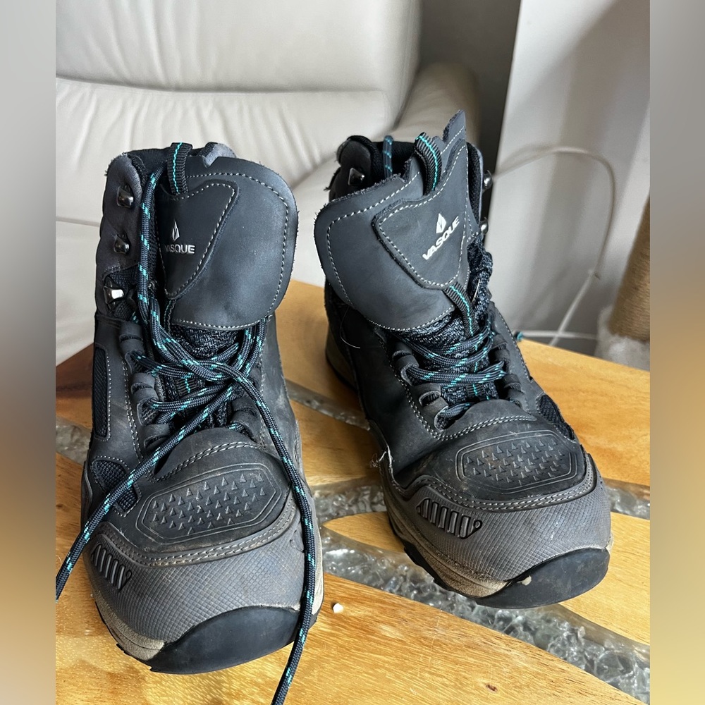 Vasque hiking boots size 6
